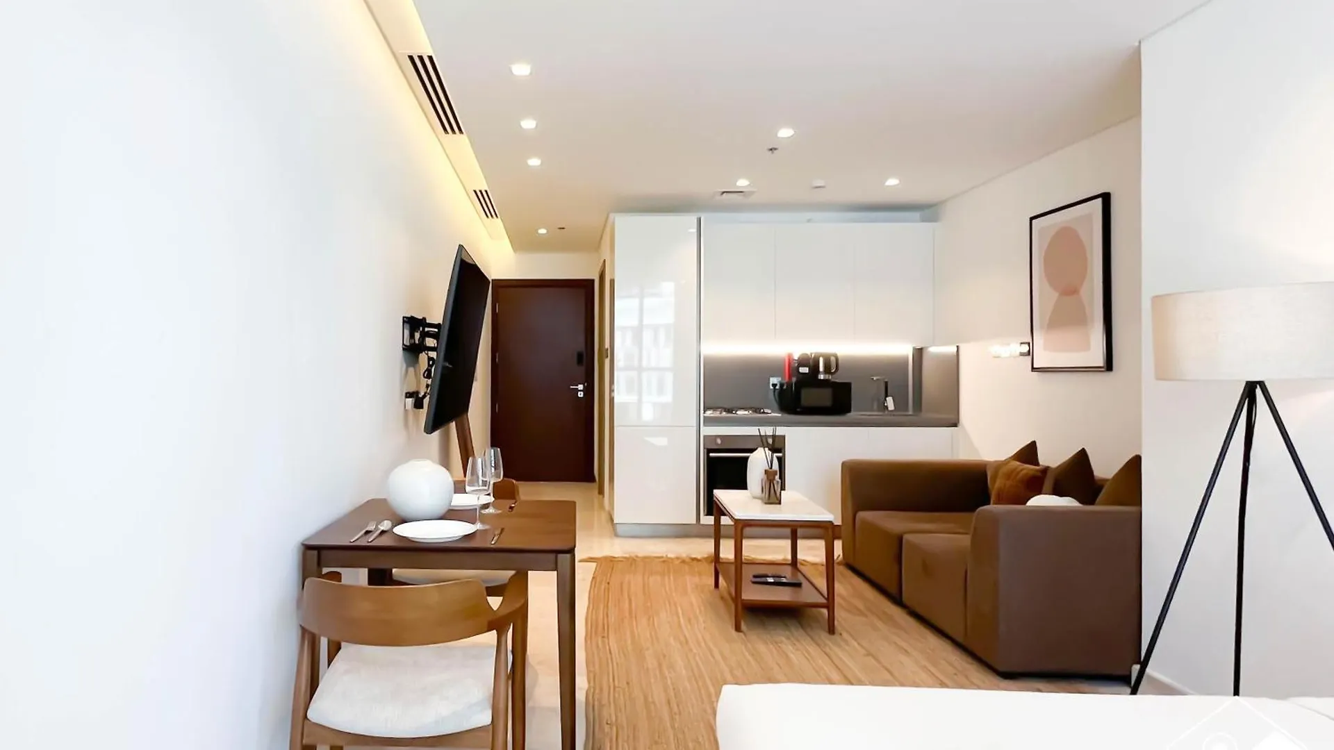아파트 Luxury At Sterling East Studio With Park Views 두바이